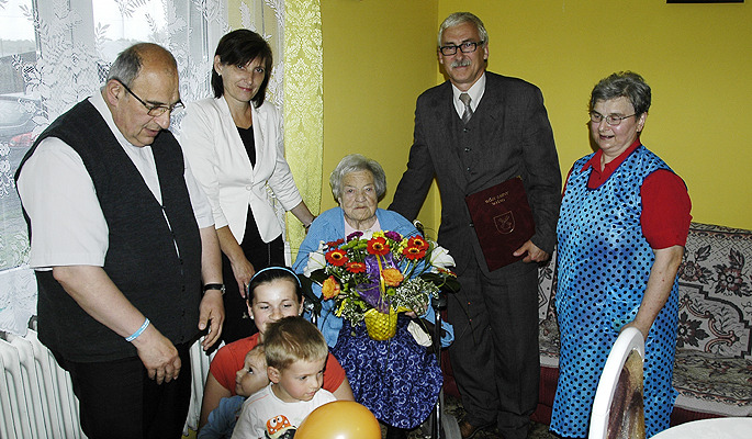 Sto lat pani Bronisławy