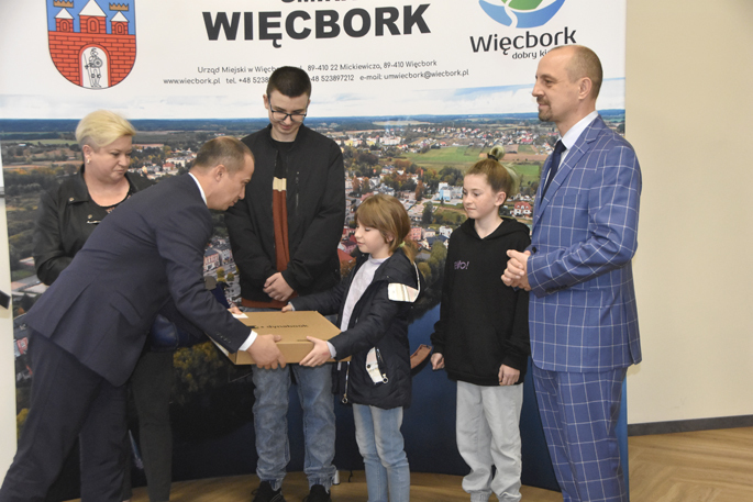 Pierwsze komputery dla dzieci z gminy Więcbork