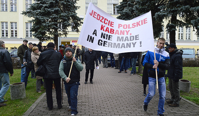 Rolniczy protest przed starostwem