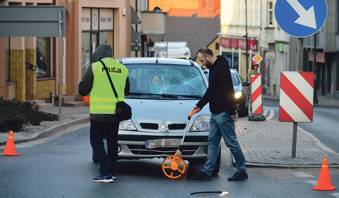 Potrącił dwoje staruszków