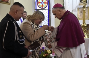 Biskup poświęcił samochód z Sitna