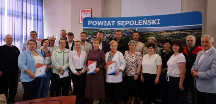 Starosta rozdał pieniądze