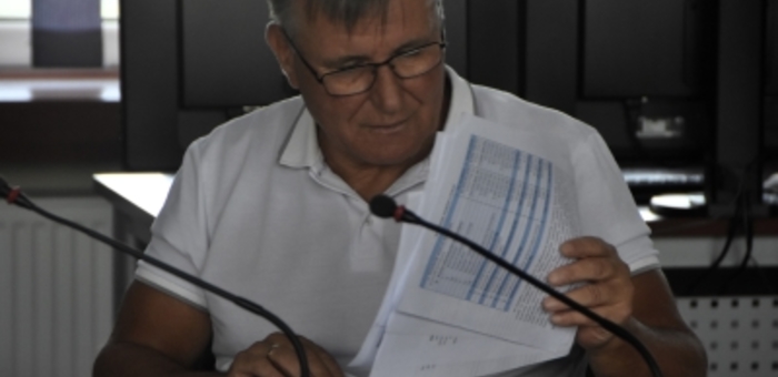 Jeśli państwo nie poręczycie,  to od razu składam wniosek o rozwiązanie spółki