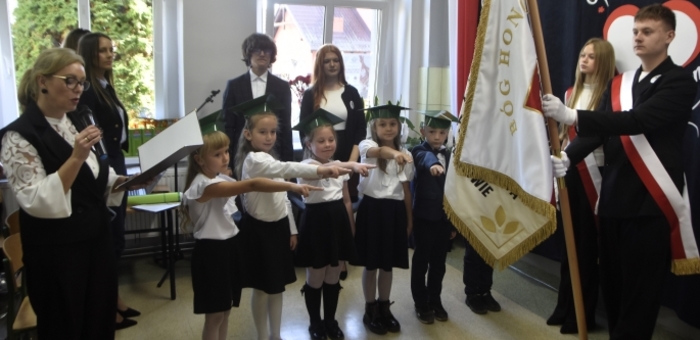 Szkoła w Przepałkowie ma swój sztandar